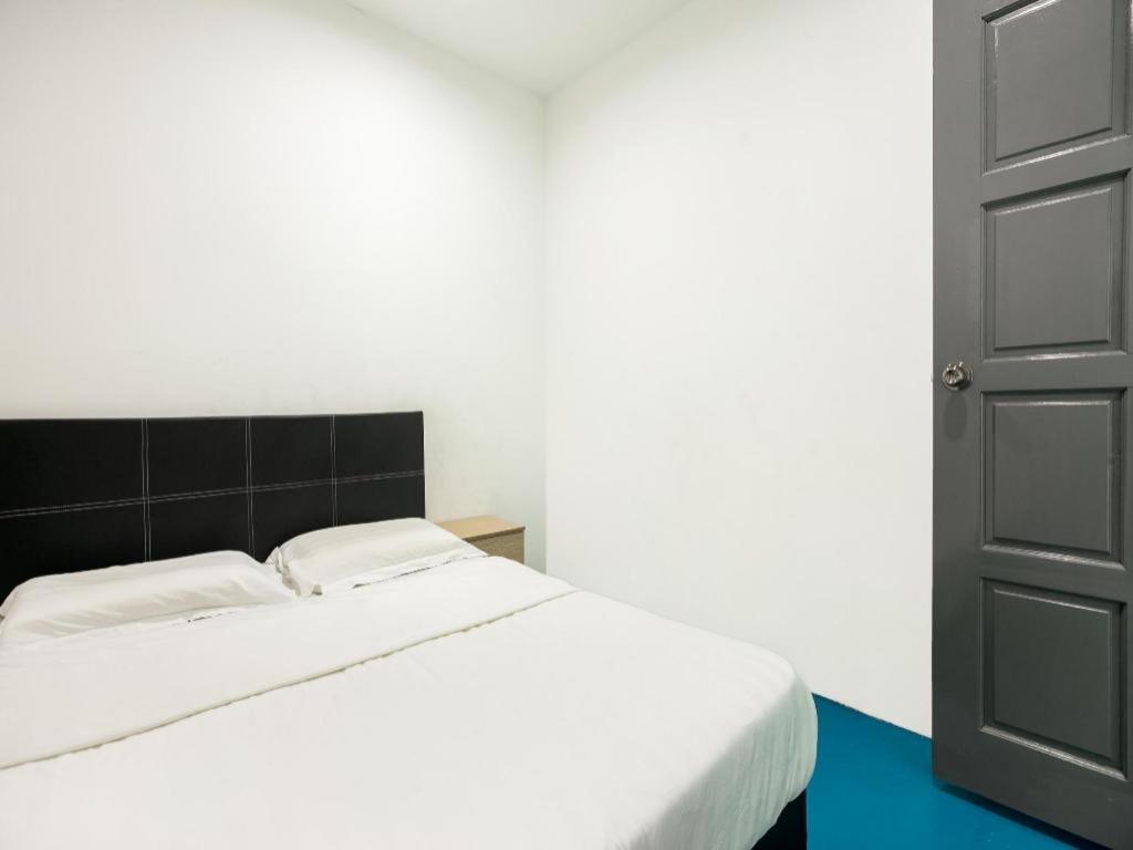 Spot On 89726 Capsule Inn Kota Kinabalu Bagian luar foto