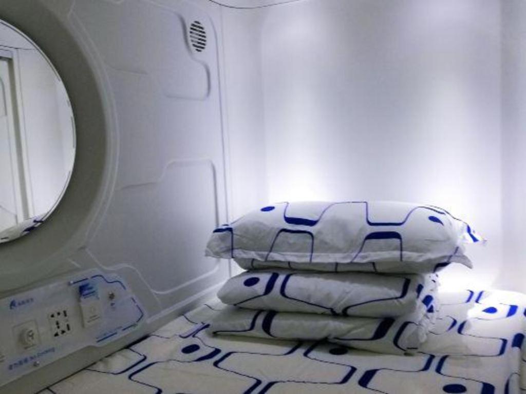 Spot On 89726 Capsule Inn Kota Kinabalu Bagian luar foto